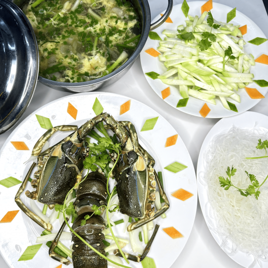 TÔM HÙM NẤU BẦU