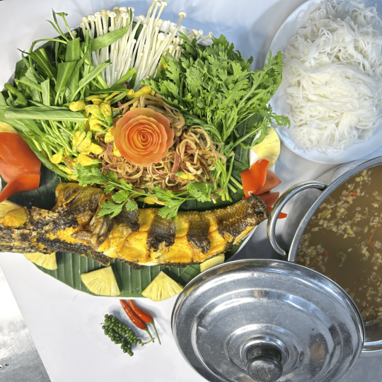 LẨU CÁ NƯỚNG CỦ NÉN