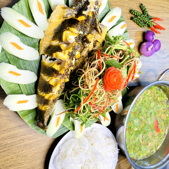 LẨU CÁ NƯỚNG NẤU MẺ
