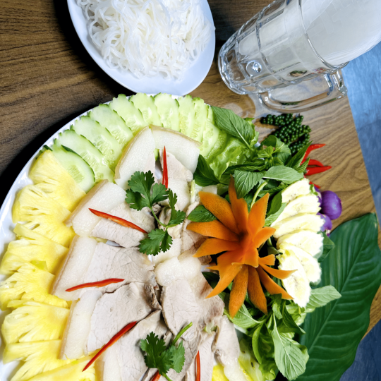 THỊT LUỘC MẮM NÊM