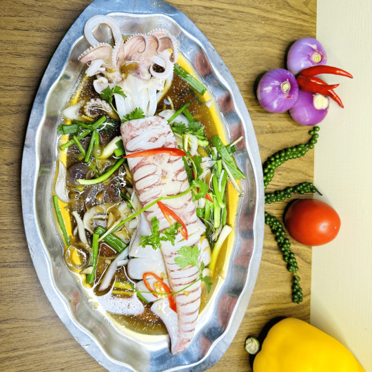 MỰC ỐNG NHA TRANG HẤP HÀNH GỪNG