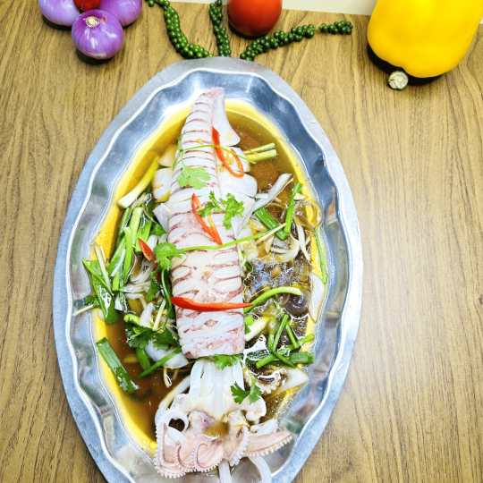 MỰC ỐNG NHA TRANG HẤP HÀNH GỪNG
