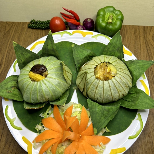 GÂN BÒ HẤP LÁ SEN