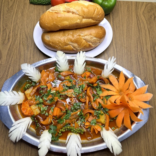 BAO TỬ SỐT TIÊU + BÁNH MÌ