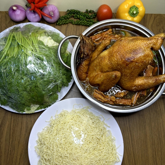 GÀ TA TIỀM ỚT HIỂM