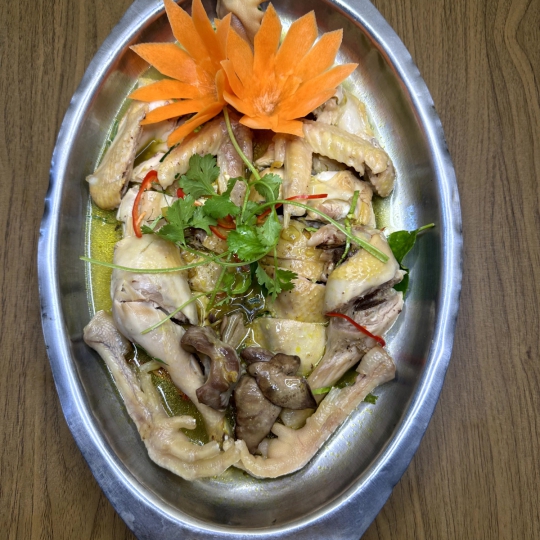 GÀ TA HẤP LÁ CHANH