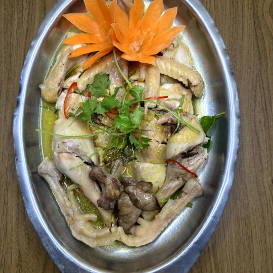 GÀ TA HẤP LÁ CHANH