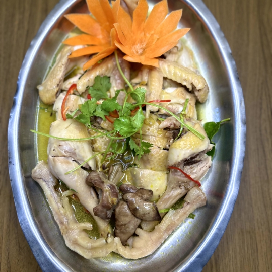 GÀ TA HẤP LÁ CHANH