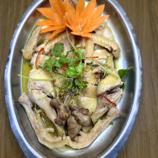 GÀ TA HẤP LÁ CHANH