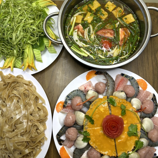 LẨU CUA ĐỒNG HẢI SẢN