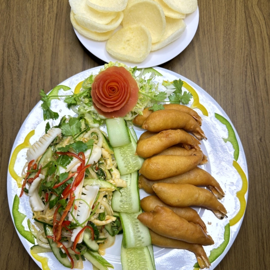 GỎI MỰC THÁI