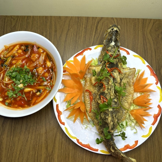 CÁ CHẺM SỐT CHUA NGỌT