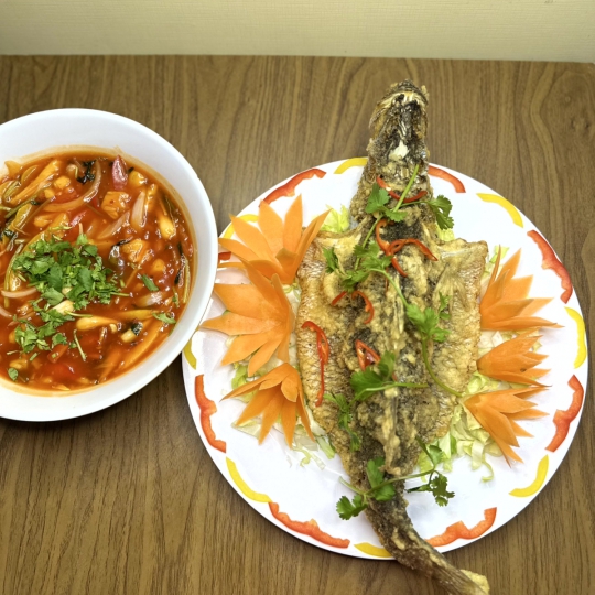 CÁ CHẺM SỐT CHUA NGỌT